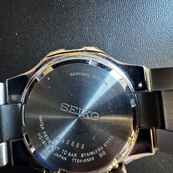 Seiko Black and Silver Men's Watch - Picture 3 of 5